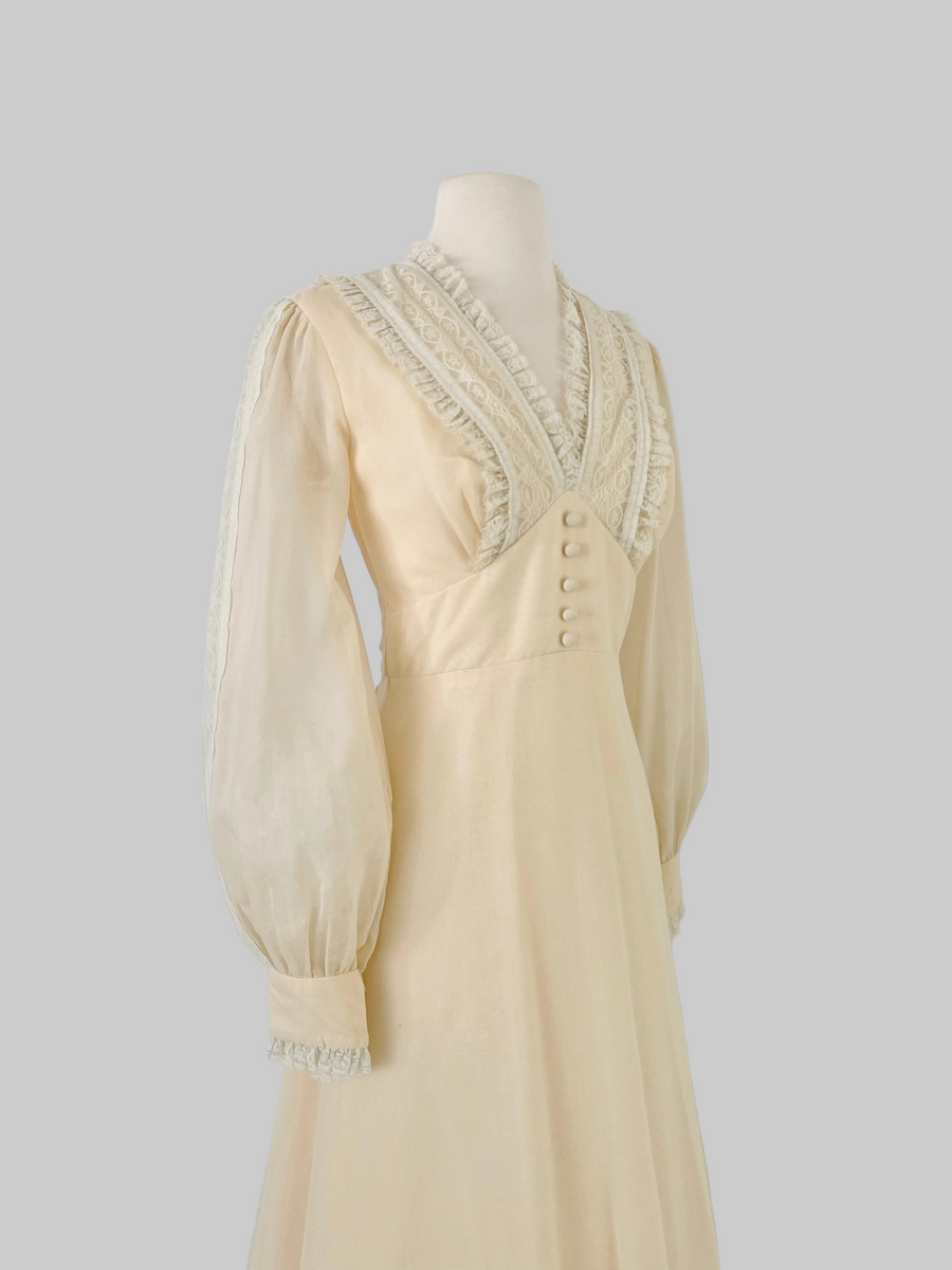 white christmas dresses 1940s Vintage Satin Cream Lace Trim Wedding Dress Size Xs