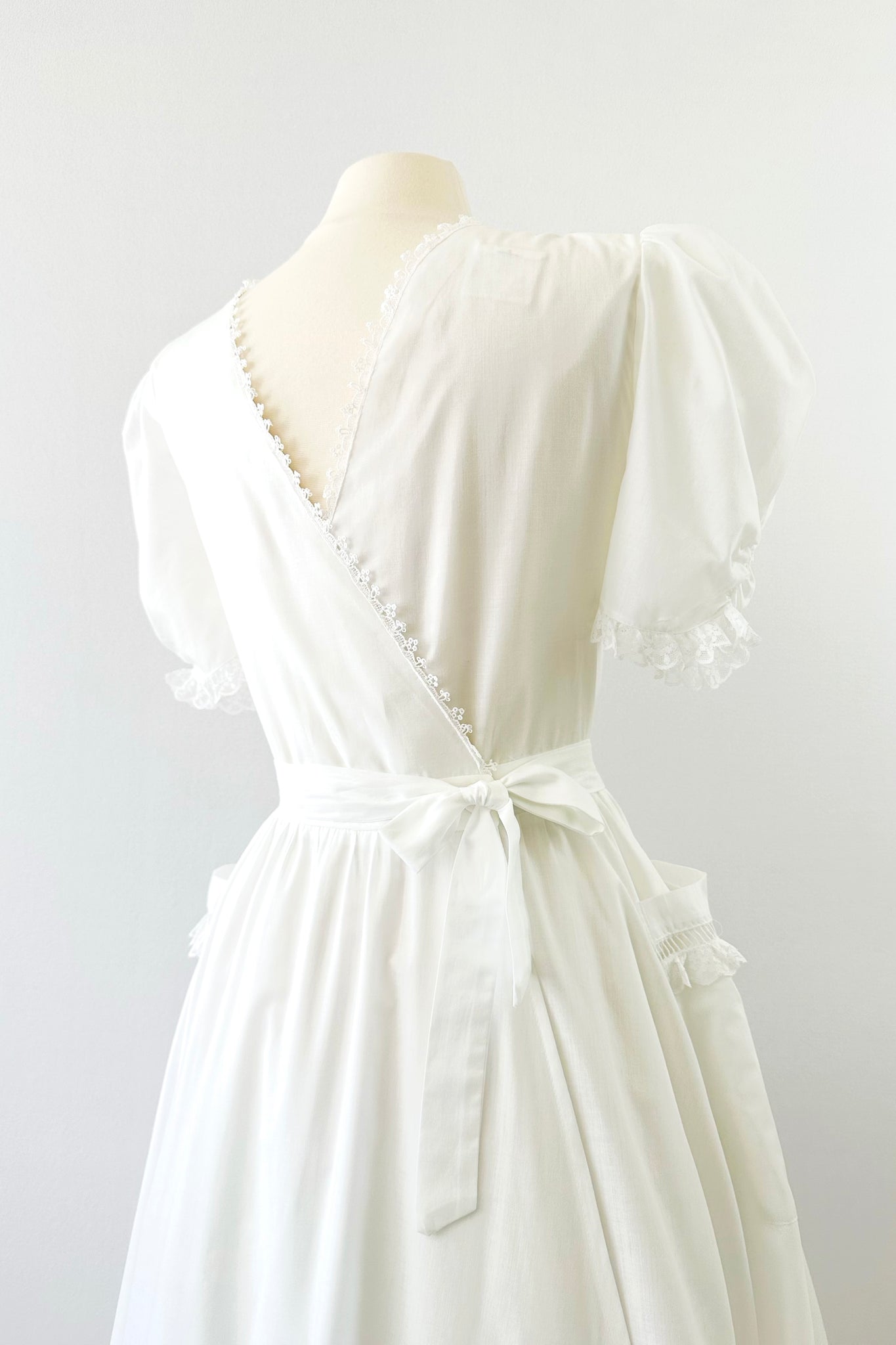 GUNNE SAX Vintage 1970s Prairie Crossover-back  Dress in White
