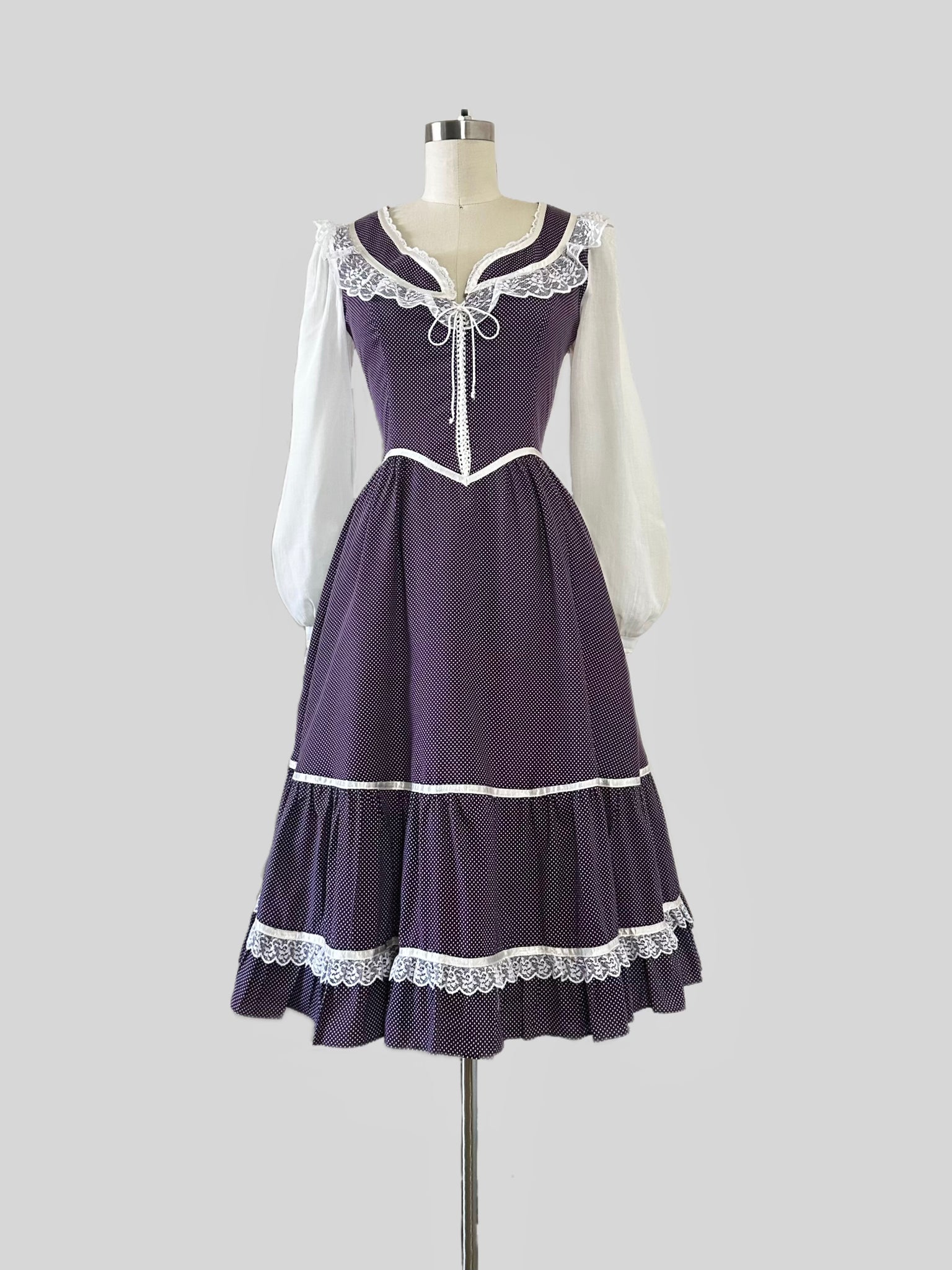 1970s Gunne Sax Polka Dot Lace-Up Prairie Dress – Dearly Vintage
