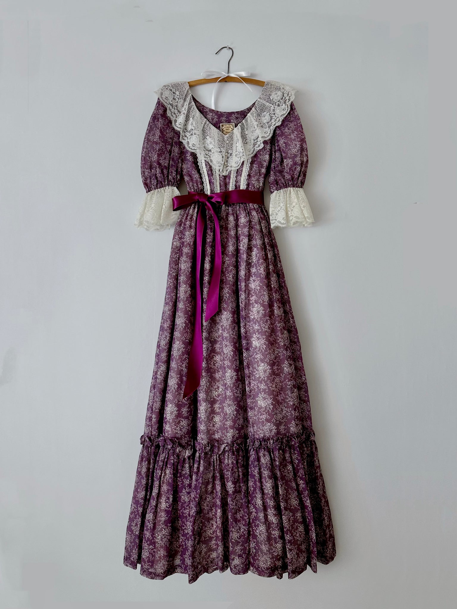 1970s Gunne Sax Purple Floral & Lace Prairie Dress