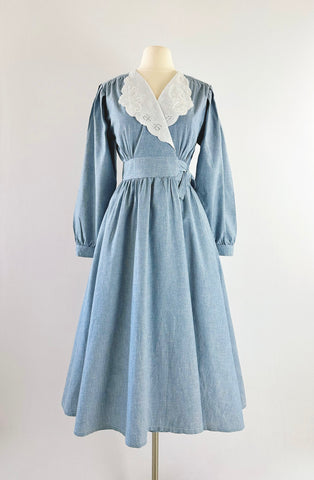 1980s Vintage embroidered collar cotton-chambray wrap dress