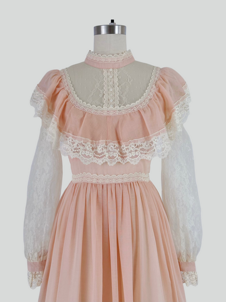 Vintage Gunne Sax  peach dress with lace details