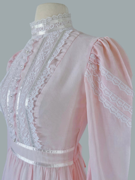 1970s Gunne Sax Pink dress with lace details 