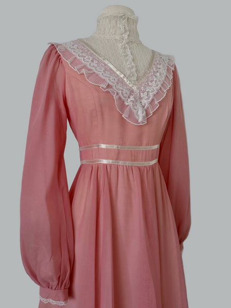 Rare 1970s Gunne Sax dusty rose pink lace dress with Victorian neckline and ruffled hem