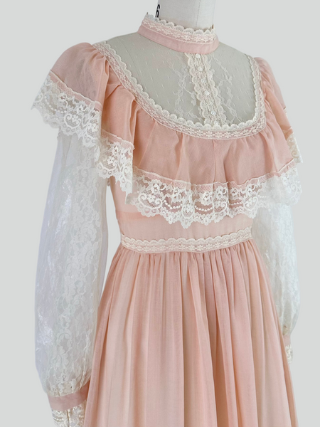 Vintage Gunne Sax dress with lace details 