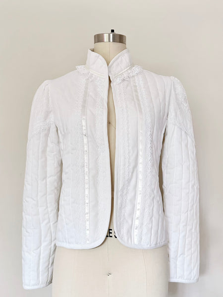 1907s Vintage Gunne Sax white quilted jacket with lace trim and a high neck