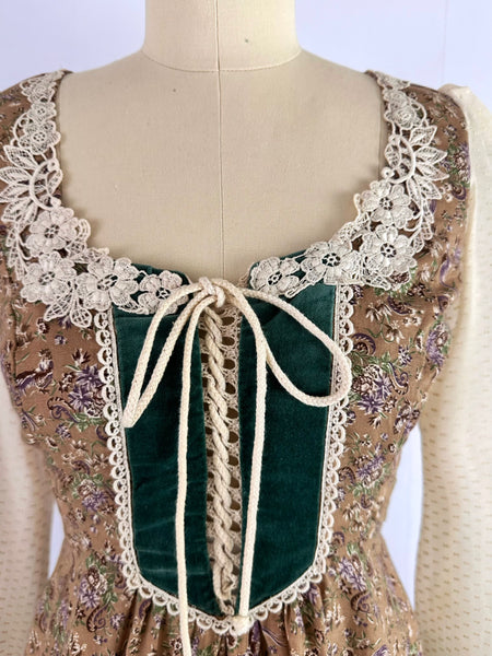 vintage Gunne Sax closoe-up front bodice