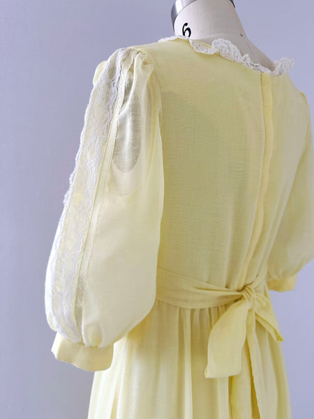 1970s Lace & Ribbon Trim Dress