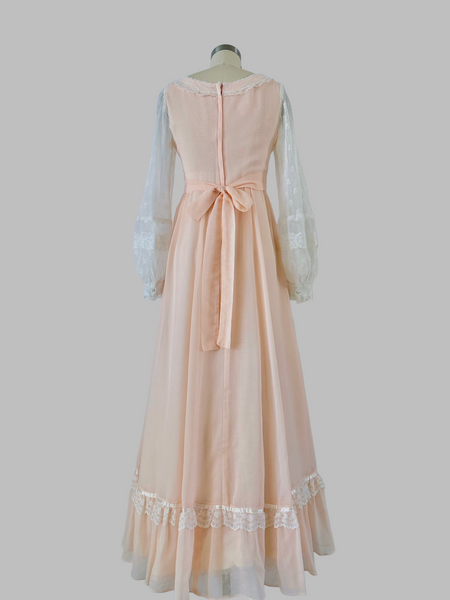 Vintage 1970s  Gunne Sax Peach Prairie Maxi Dress in r with lace sleeves