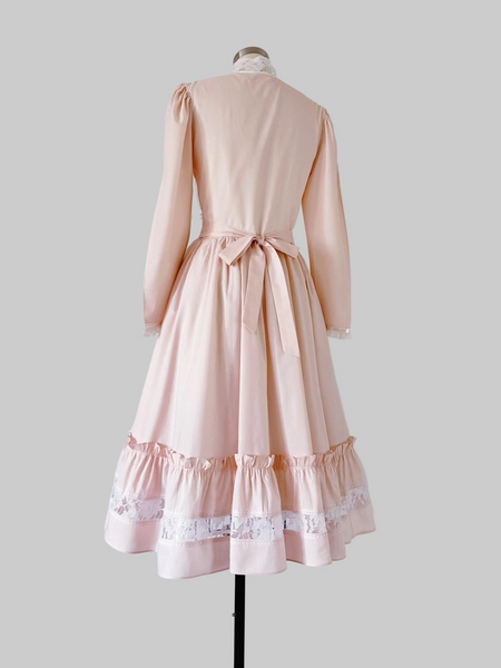 Vintage 1980s Gunne Sax Midi Dress in Pastel Pink. Lace trim. Victorian style. 