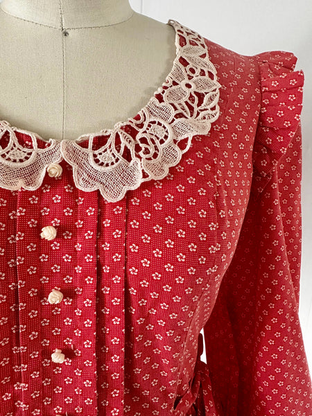 1970s Candi Jones Red Calico Prairie Dress with Lace Collar