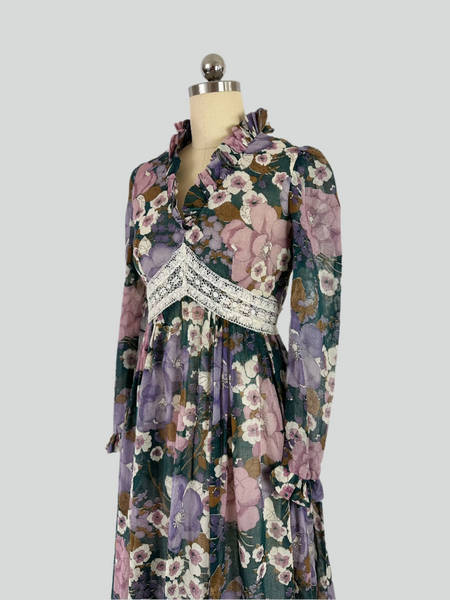Floral dress vintage front 