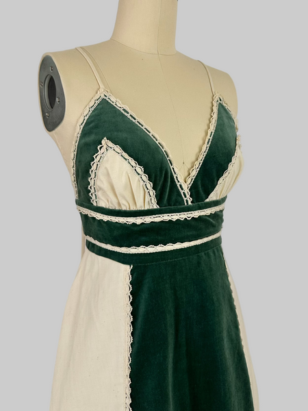Vintage 1970s Gunne Sax Green Velvet and cream dress 