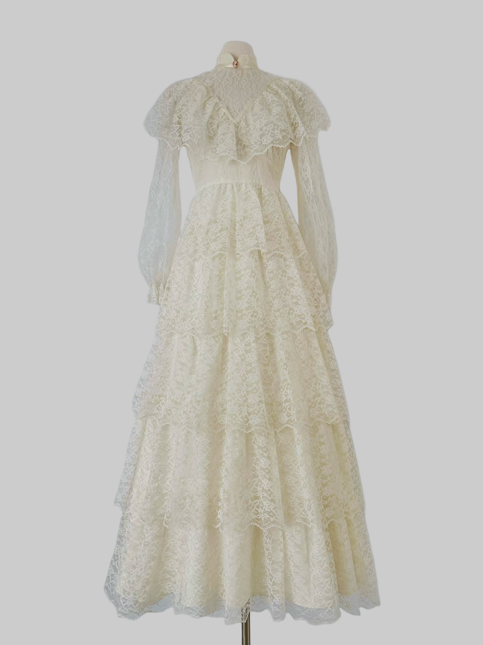 Vintage 1970s white cream lace tiered wedding dress