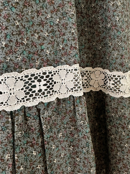1970s Sage Floral &  Ivory Lace Sundress