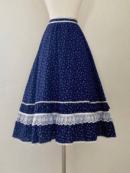 Gunne Sax Vintage 1970s Lace Trimmed Floral Cotton Skirt