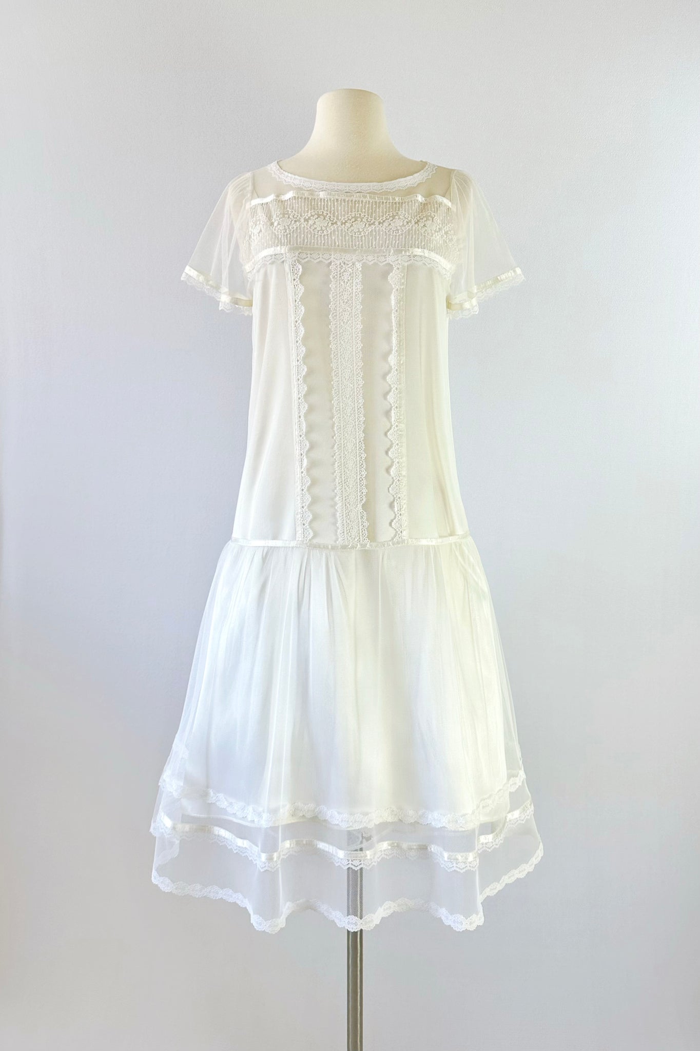 1970s GUNNE SAX Vintage Embroidered Tulle Midi Dress