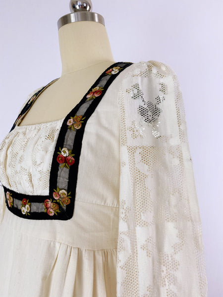GUNNE SAX | 1970s Cream Embroidered Lace-Trimmed Maxi Dress